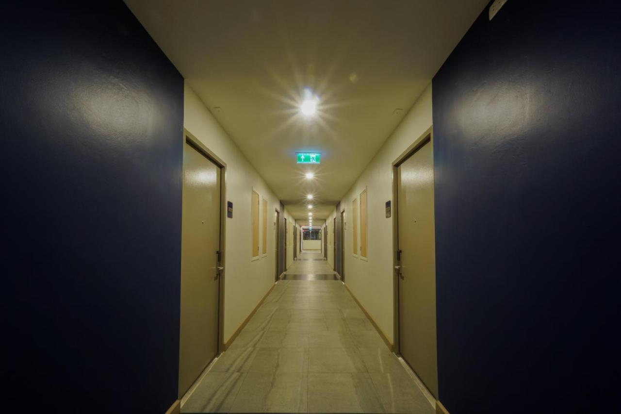 Seabed Grand Hotel Phuket - Sha Extra Plus Exterior foto A corridor in a hotel