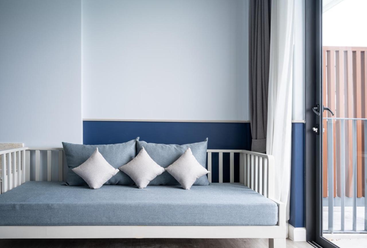 Seabed Grand Hotel Phuket - Sha Extra Plus Exterior foto A sofa bed