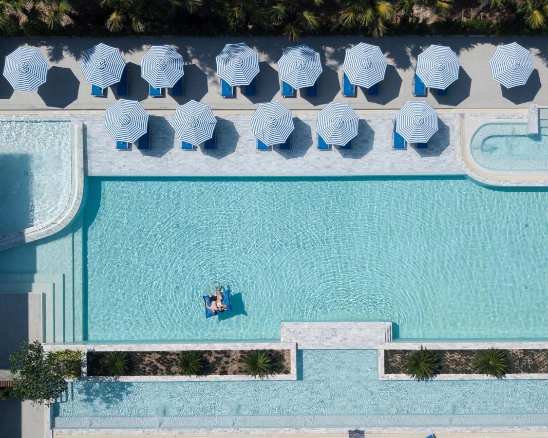 Seabed Grand Hotel Phuket - Sha Extra Plus Exterior foto Aerial view of the pool at the Hotel